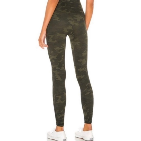 NWT Spanx Look At Me Now High Waisted Seamless Leggings Green Camo Medium - Picture 2 of 6